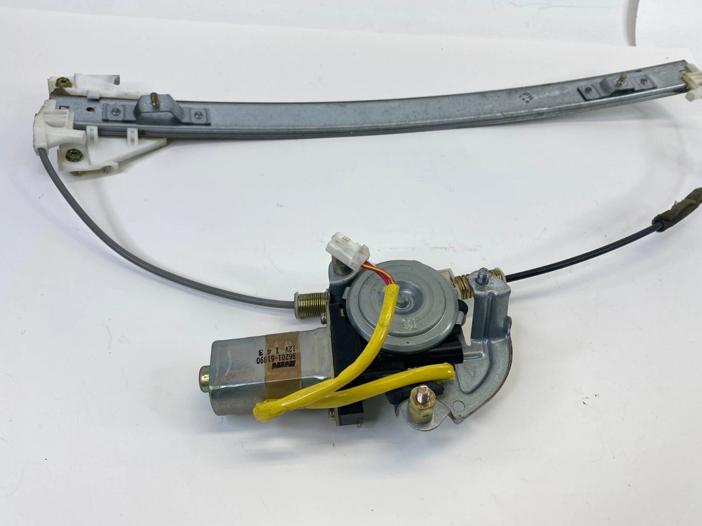 2000-2006 MAZDA MPV FRONT RIGHT PASSENGER POWER WINDOW REGULATOR 36201-61890 OEM