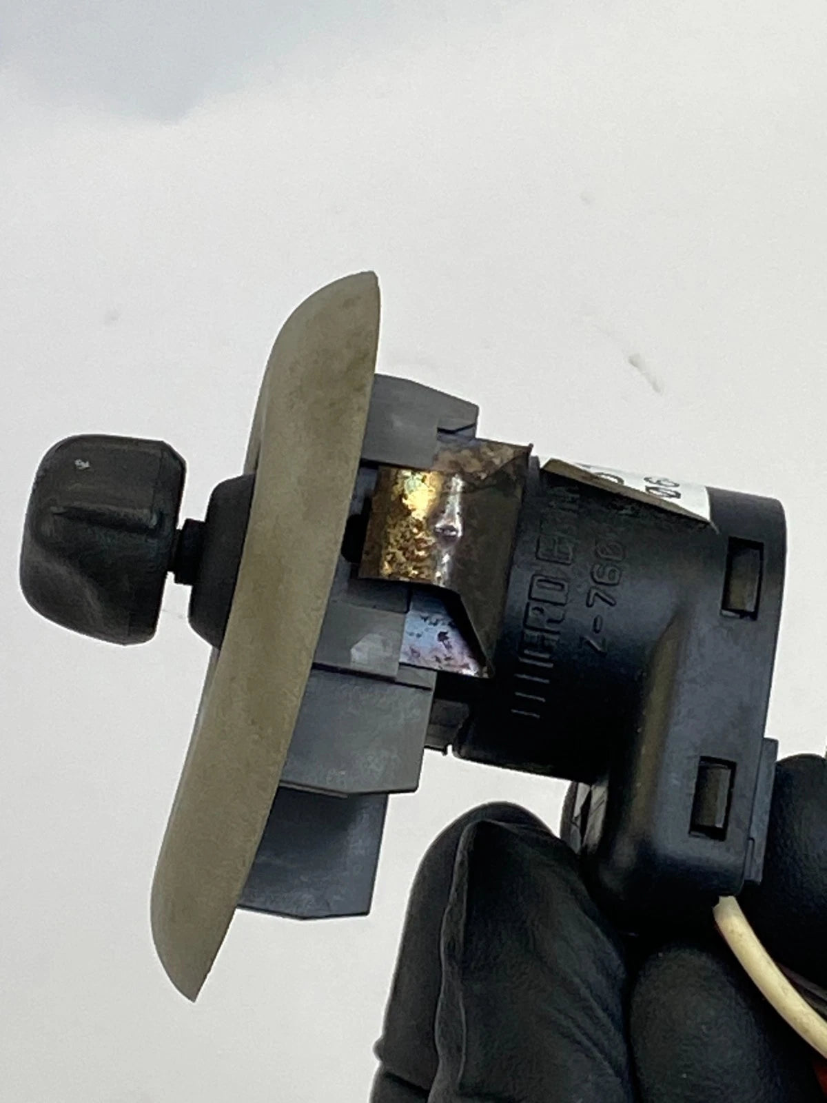 02-09 CHEVROLET TRAILBLAZER DRIVER SIDE POWER MIRROR CONTROL SWITCH OEM 15123254