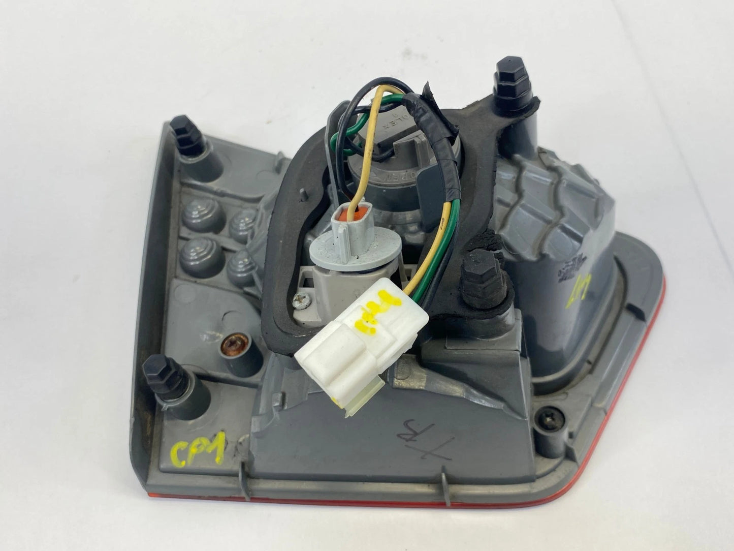 2010-2013 KIA FORTE SEDAN REAR RIGHT INNER TAILLIGHT TRUNK LID MOUNTED LAMP OEM