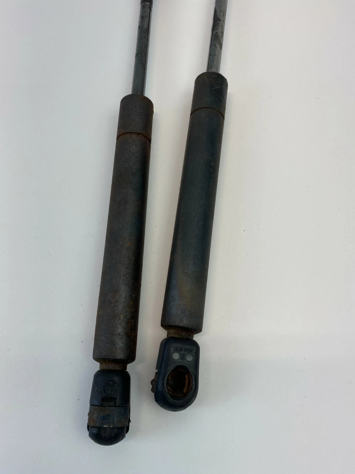 2000 2001 AUDI A4 98-01 A4 QUATTRO REAR TRUNK LID LIFT SUPPORT STRUT SHOCKS SET