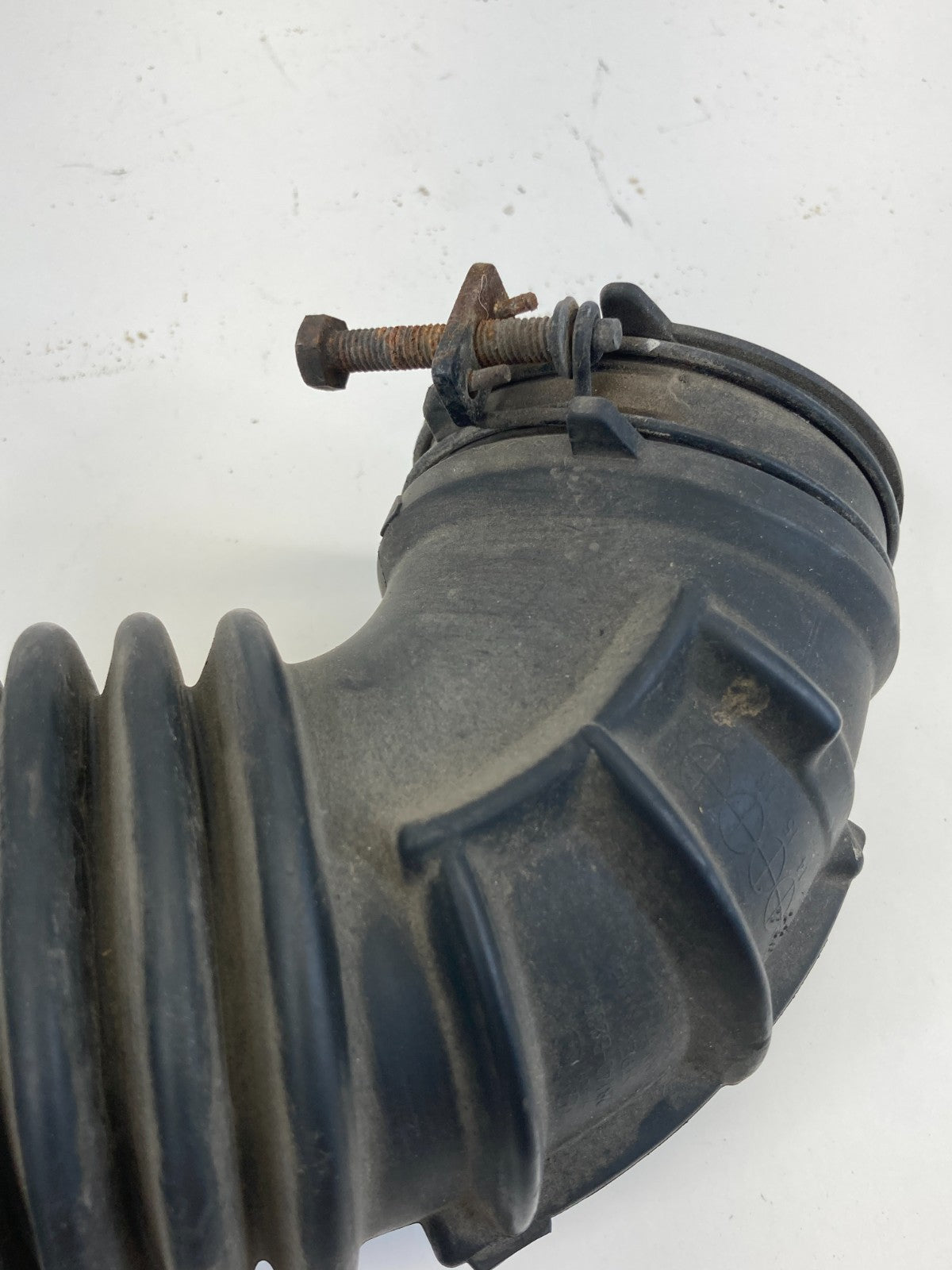 14 15 16 17 18 19 Kia Soul 1.6L L4 MT Air Cleaner Intake Inlet Duct Hose OEM