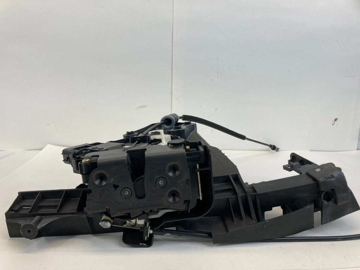 04-11 VOLVO S40 05-11 V50 SEDAN FRONT RIGHT DOOR LOCK LATCH ACTUATOR RELEASE OEM