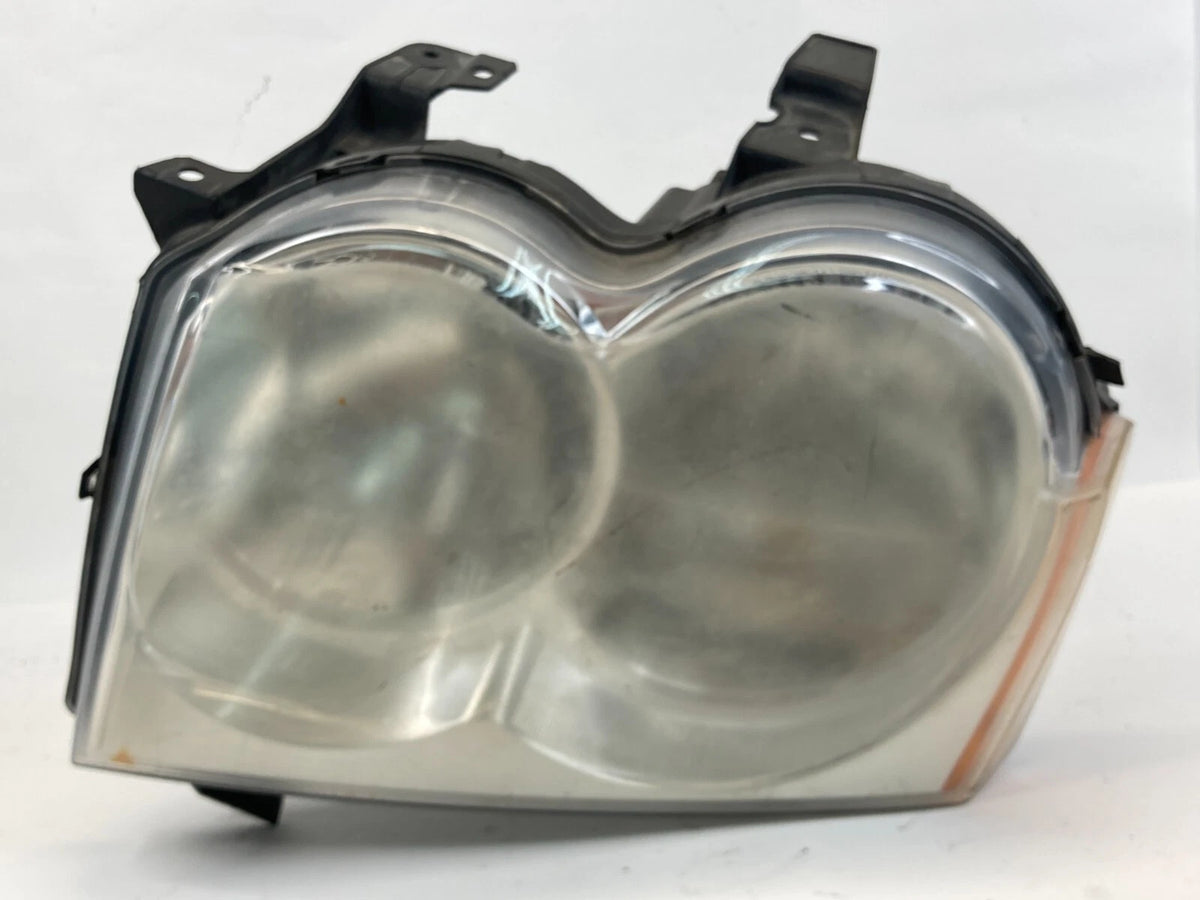 2005-2007 JEEP GRAND CHEROKEE FRONT LEFT DRIVER HEADLIGHT LAMP OEM 55156351AJ