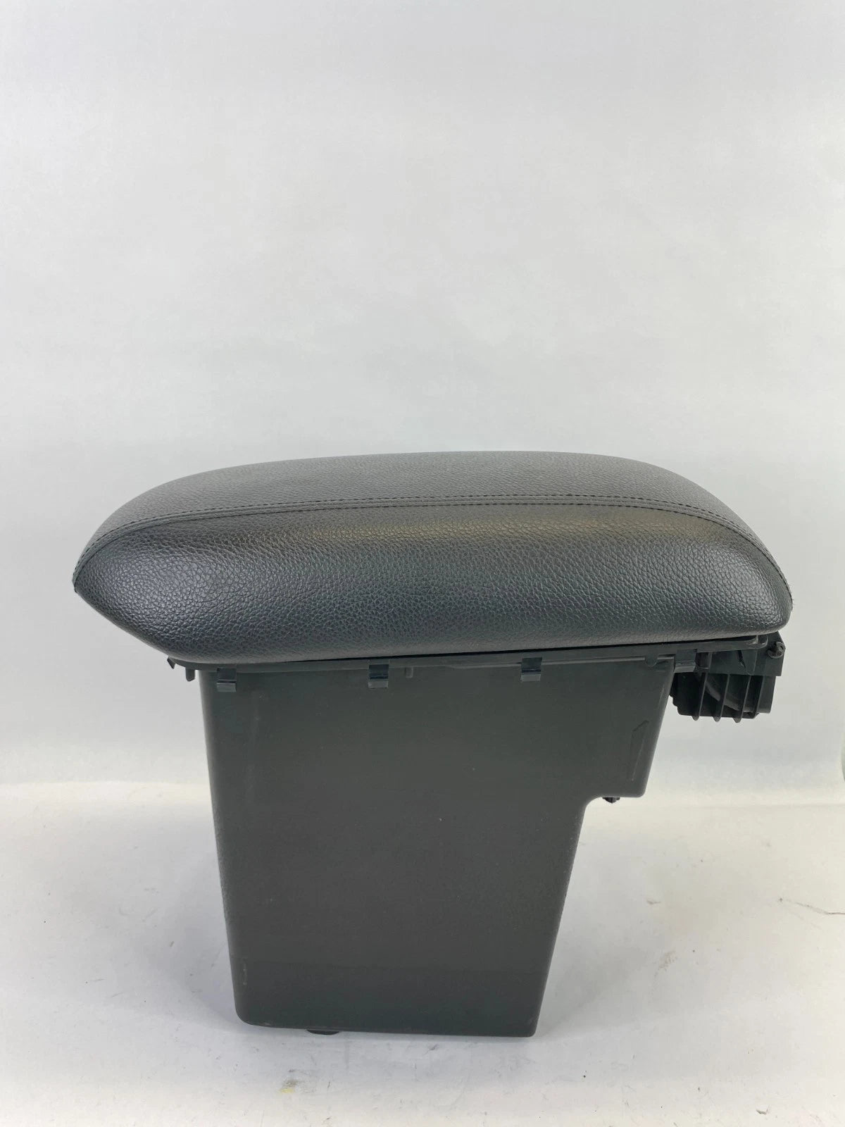2014 2015 KIA SORENTO CENTER CONSOLE ARMREST BOX STORAGE ASSEMBLY 846911U005 OEM