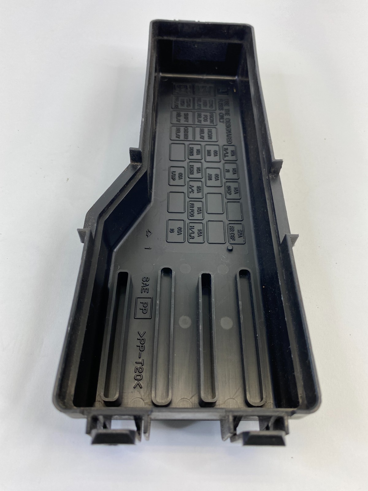 2003 2004 2005 Suzuki Grand Vitara 2.5L Junction Fuse Box Relay Cover Cap OEM