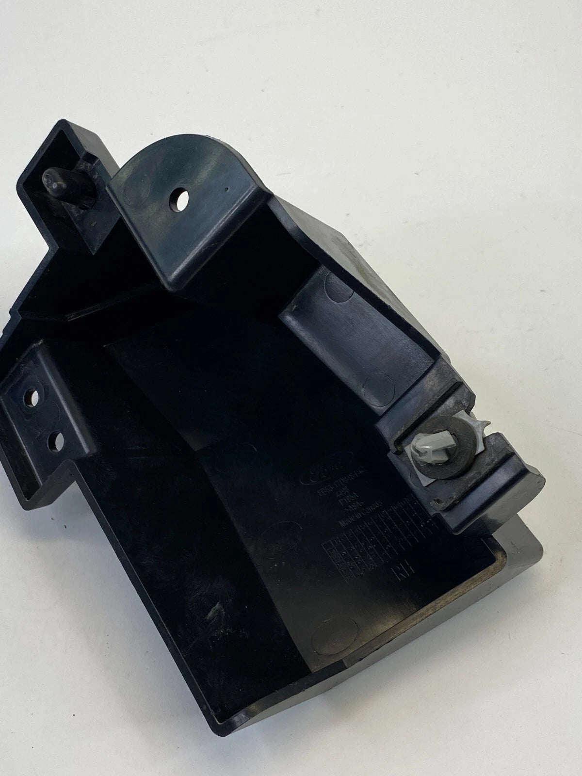 16-19 FORD EXPLORER POLICE INTERCEPTOR UTILITY REAR RIGHT BUMPER BRACKET MOUNT