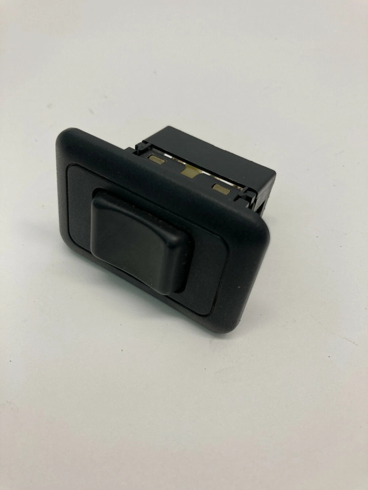 1993 94 95 96 1997 VOLVO 850 REAR LEFT SIDE WINDOW BUTTON SWITCH 03838658 OEM
