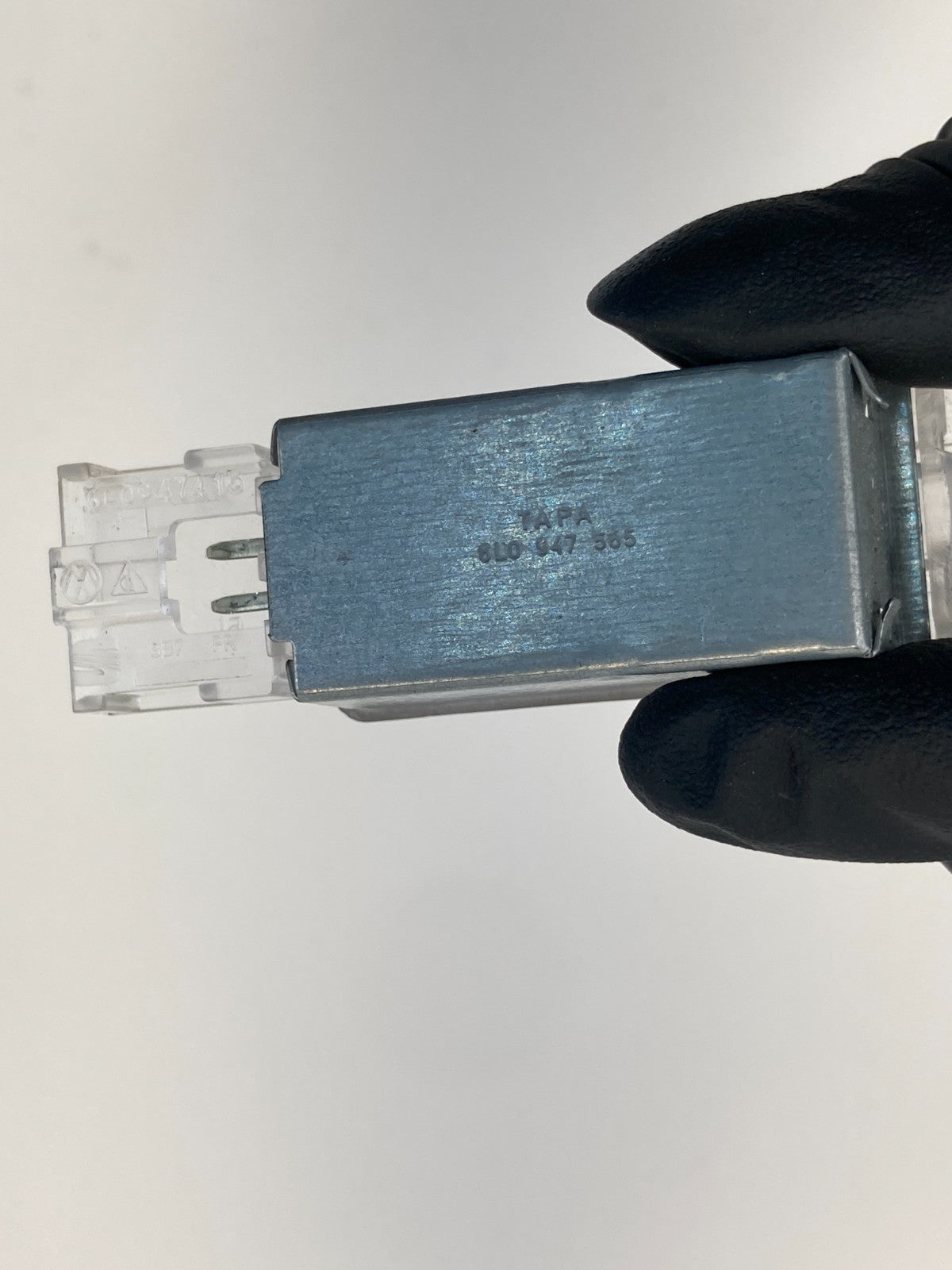 2012-2019 VW Volkswagen Passat Interior Glove Box Warning Light Lamp 6L0-947-565