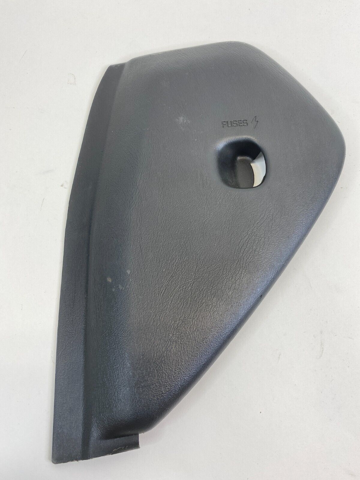 2001 2002 2003 Chevrolet Monte Carlo Dash Left Side End Cap Cover Lid 10405339