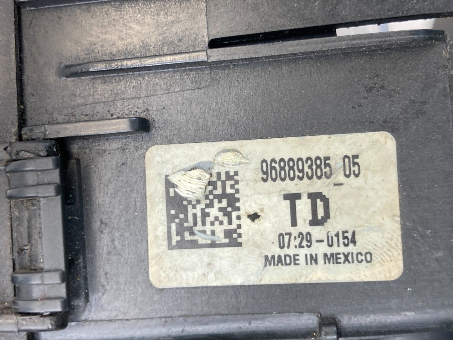 2011-2016 Chevrolet Cruze Positive Battery Fuse Terminal Upper Cover 96889385