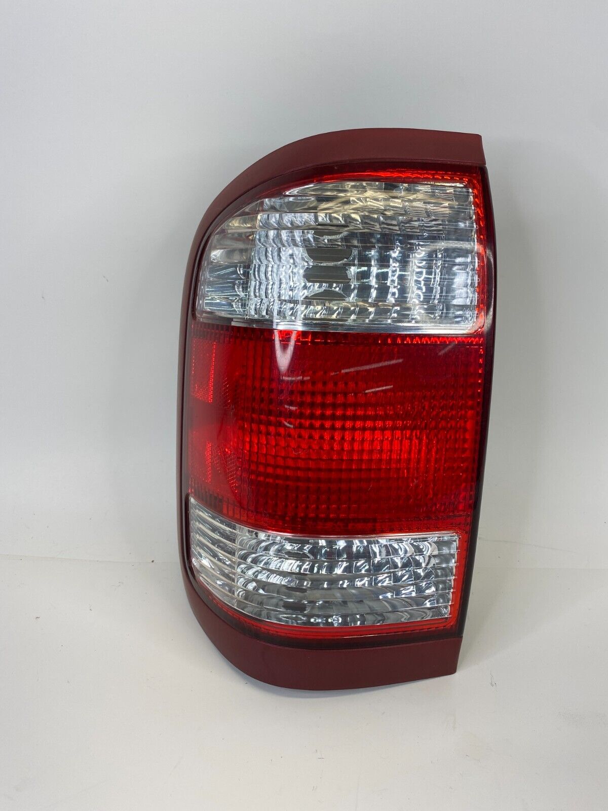 1999-2004 Nissan Pathfinder Rear Left Driver Side Tail Light Taillight Lamp Assy