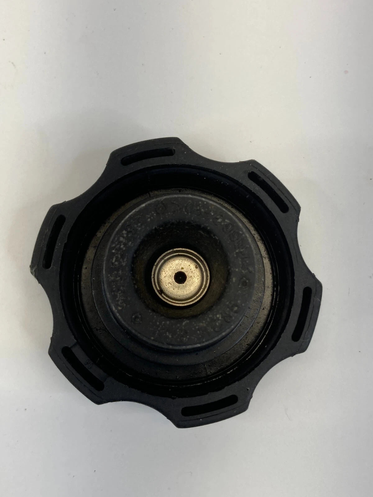2002-2009 TRAILBLAZER ENVOY RADIATOR CAP COOLANT RESERVOIR COVER 15042975
