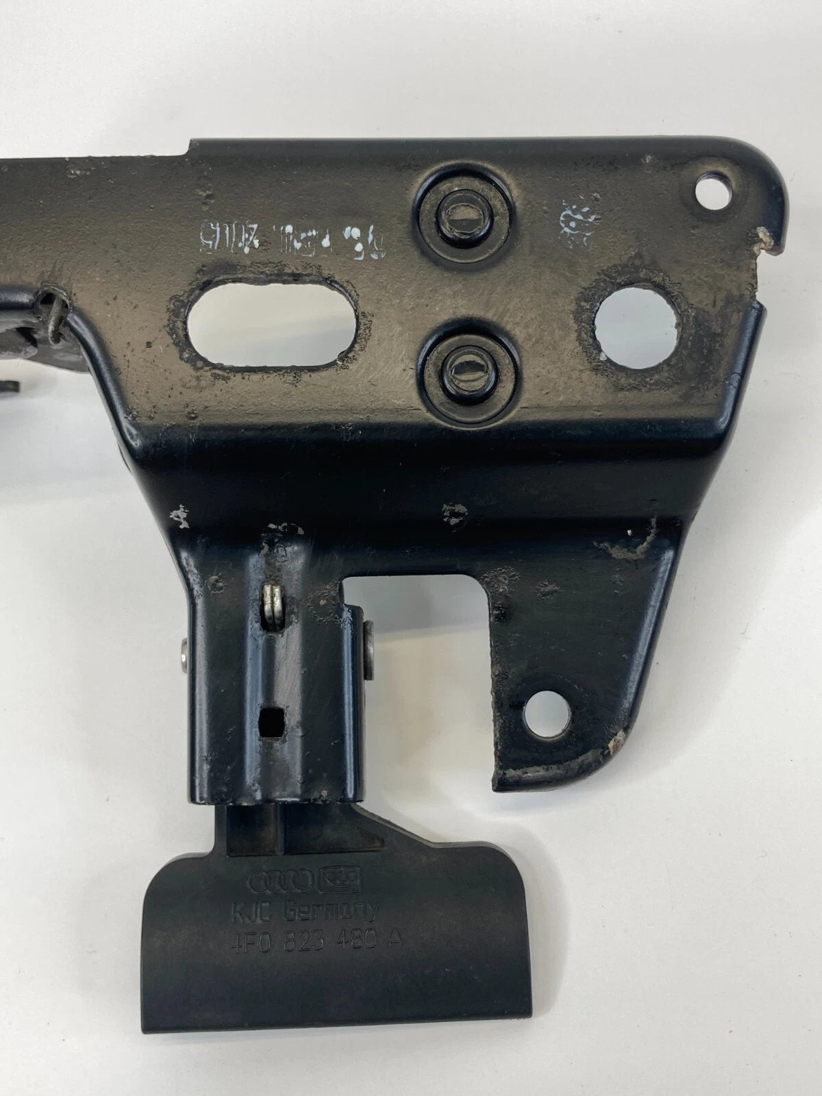 05-11 AUDI A6 QUATTRO UPPER HOOD BONNET SAFETY CATCH LOCK LEVER 4F0-823-480A OEM