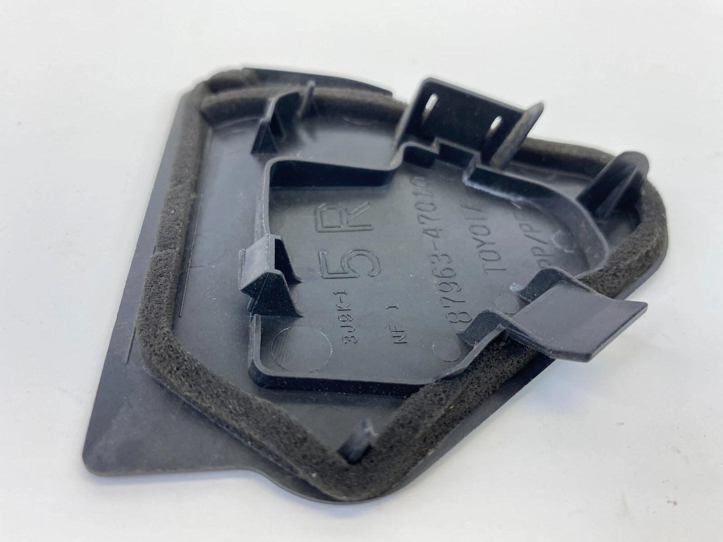 2010-2015 TOYOTA PRIUS FRONT RIGHT DOOR INNER MIRROR CORNER LOCK STRIKER COVER