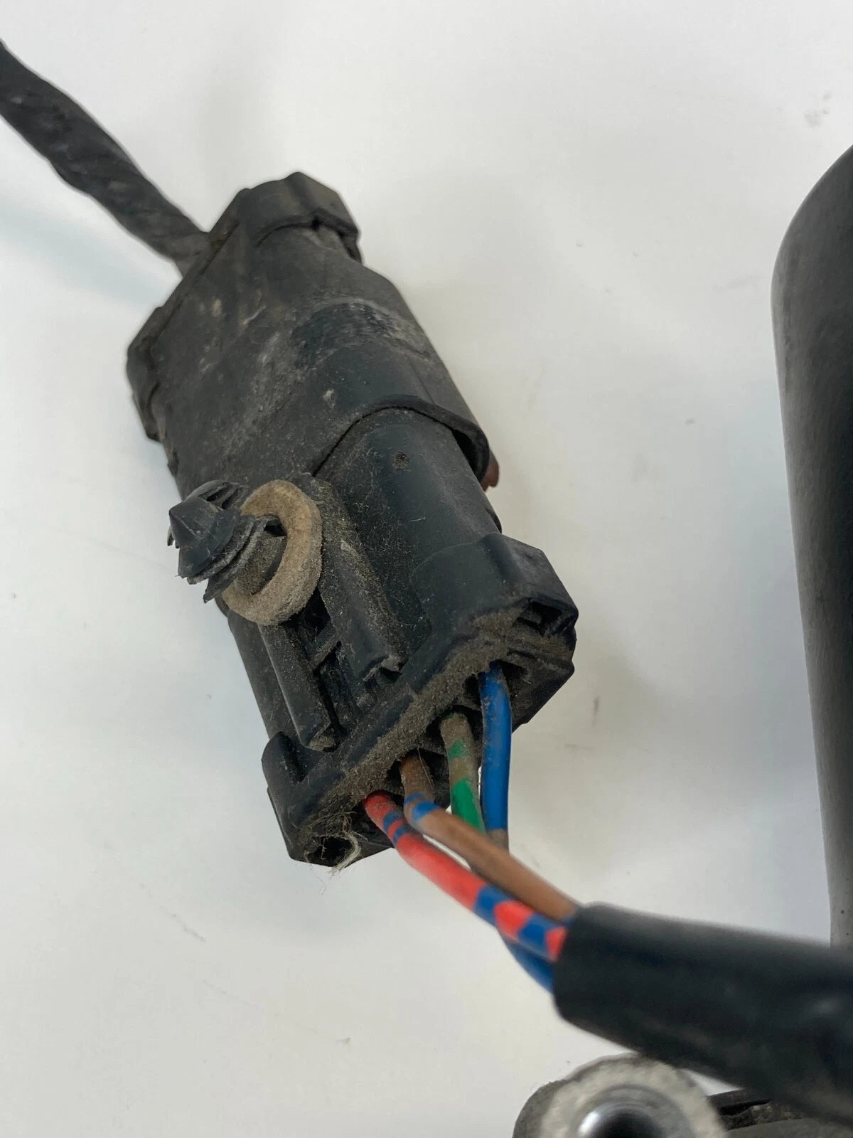1998 DODGE NEON FRONT WINDSHIELD WIPER MOTOR ASSEMBLY 05288495AC