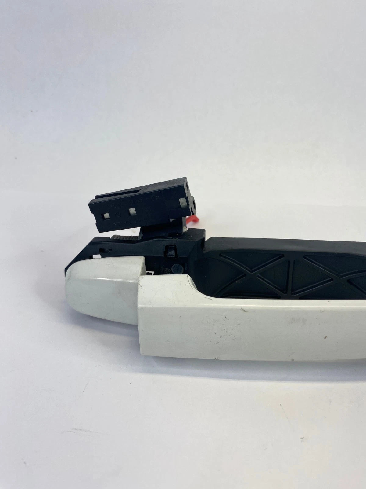 2009-2013 TOYOTA COROLLA RH PASSENGER SIDE OUTSIDE REAR DOOR HANDLE ASSEMBLY OEM