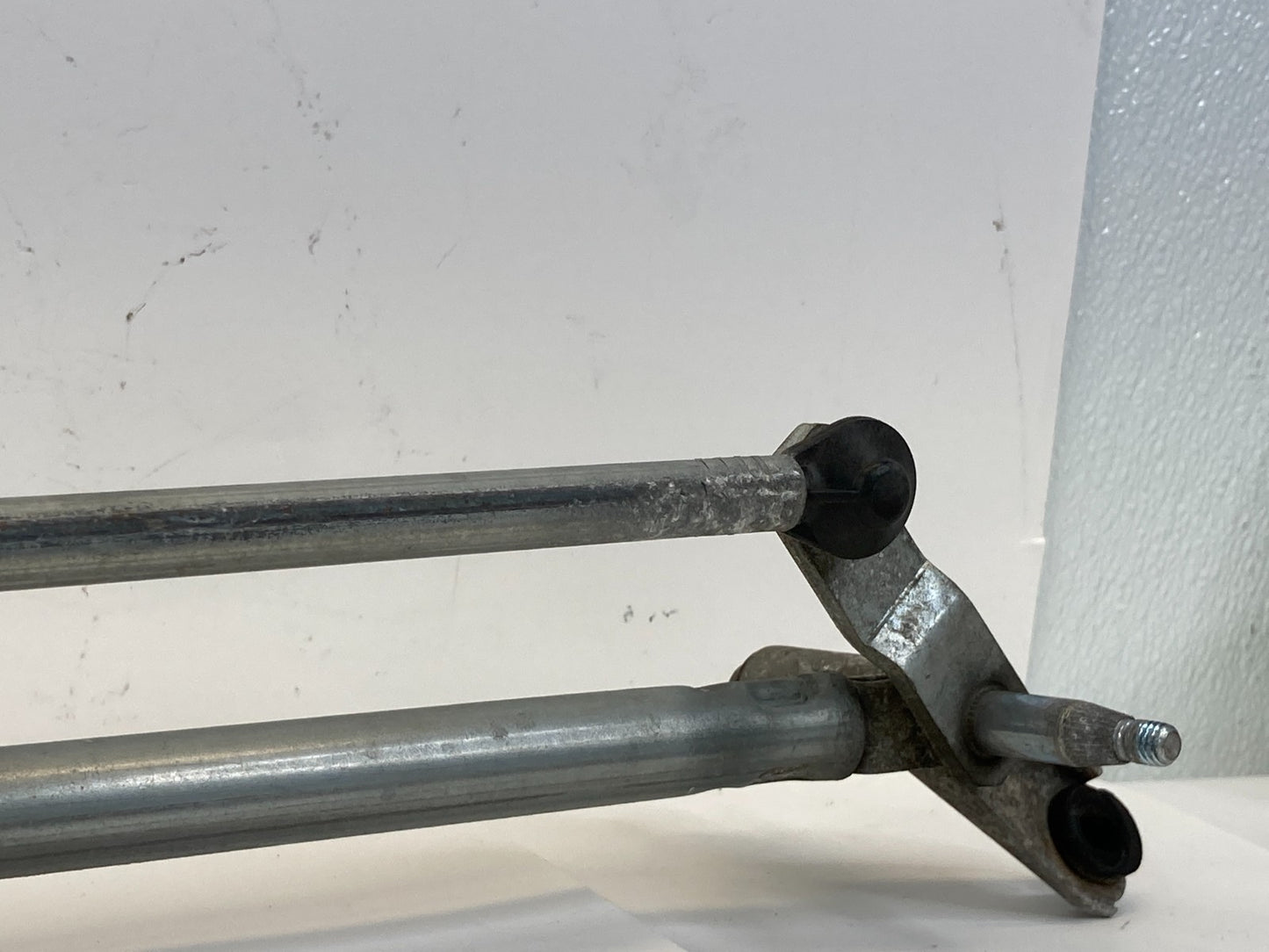 05 06 07 08 09 10 11 Saab 9-3 Front Windshield Washer Wiper Motor w/ Linkage OEM