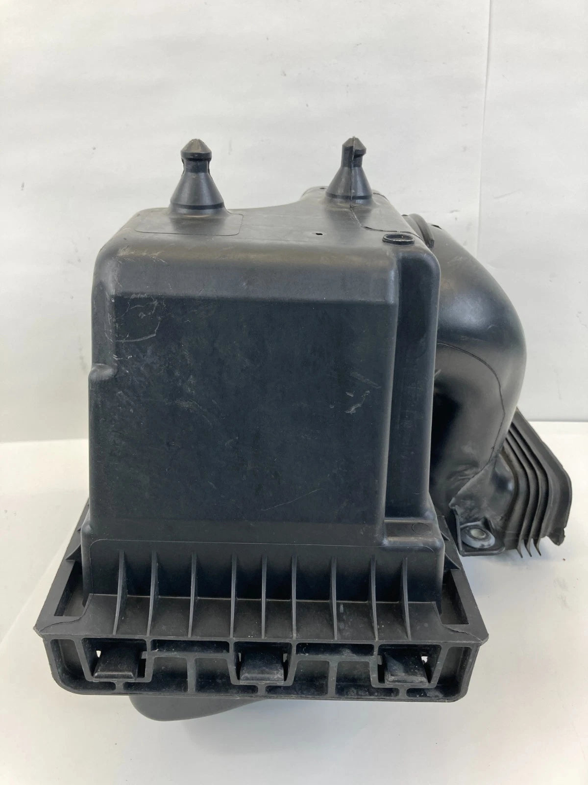 2013-2019 FORD INTERCEPTOR UTILITY AIR INTAKE CLEANER FILTER BOX AA53-9C662-CE