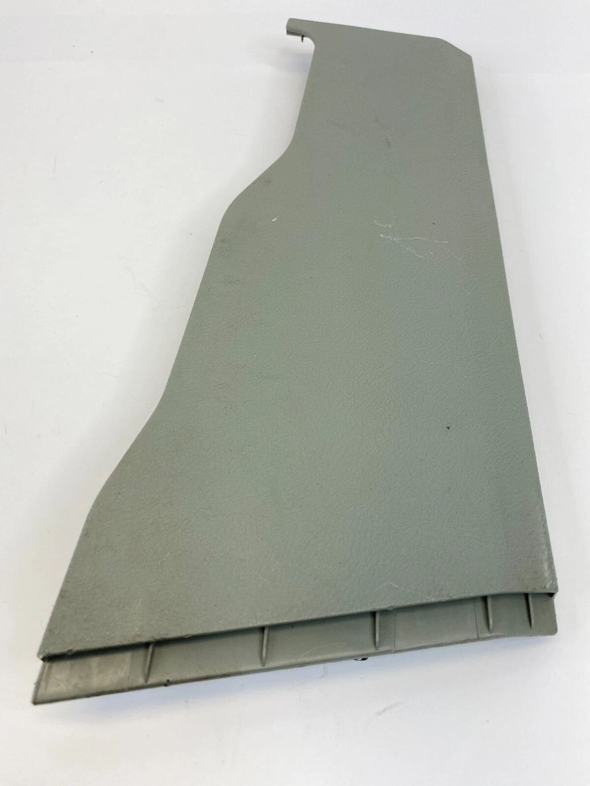 05-10 HONDA ODYSSEY FRONT RIGHT SEAT RISER OUTER COVER CAP TRIM 81116-SHJ-A010