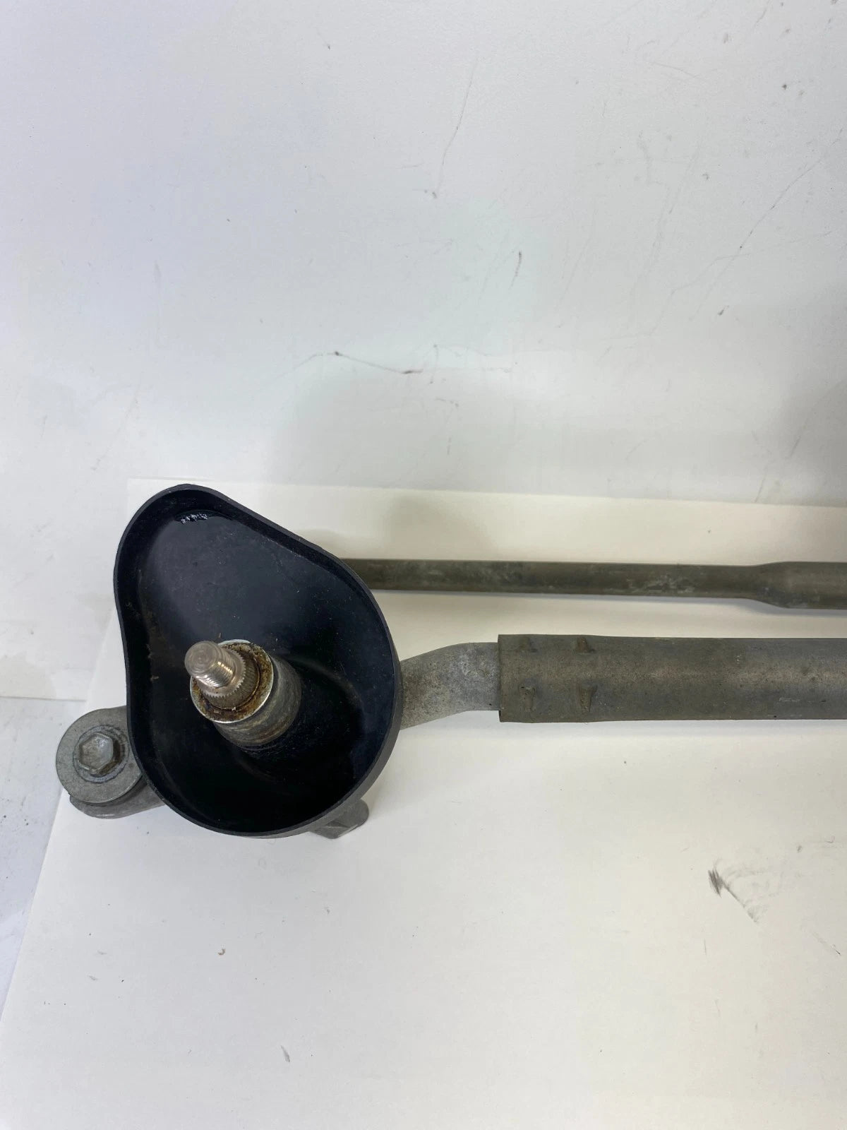 2007-2017 JEEP COMPASS FRONT WINDSHIELD WIPER MOTOR W/ LINKAGE 05303827AC OEM