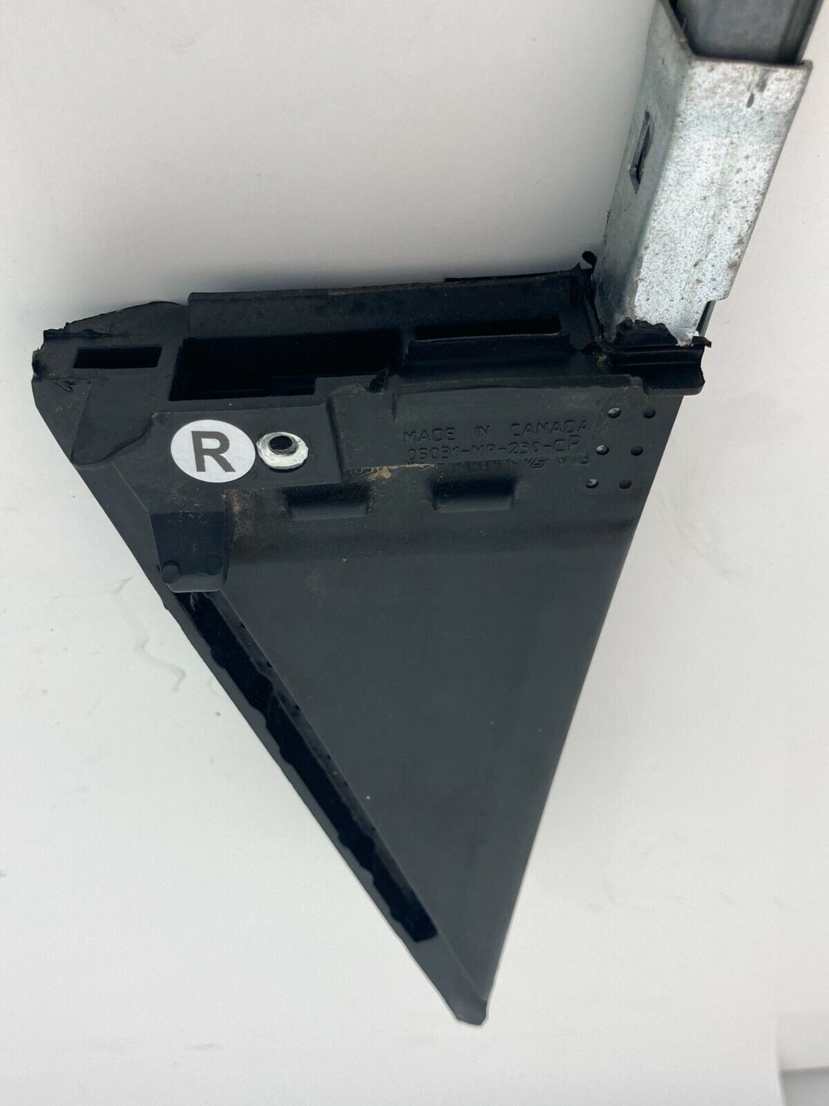 2003-2008 Toyota Matrix Rear Right Exterior Corner Cover Trim Bezel 05031MP2 OEM