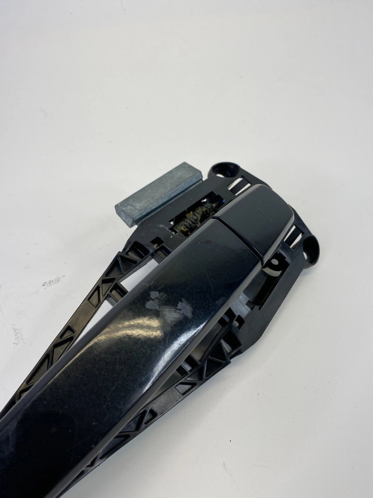 2016 CHEVROLET CRUZE LIMITED REAR LEFT SIDE EXTERIOR DOOR HANDLE 9400-2321