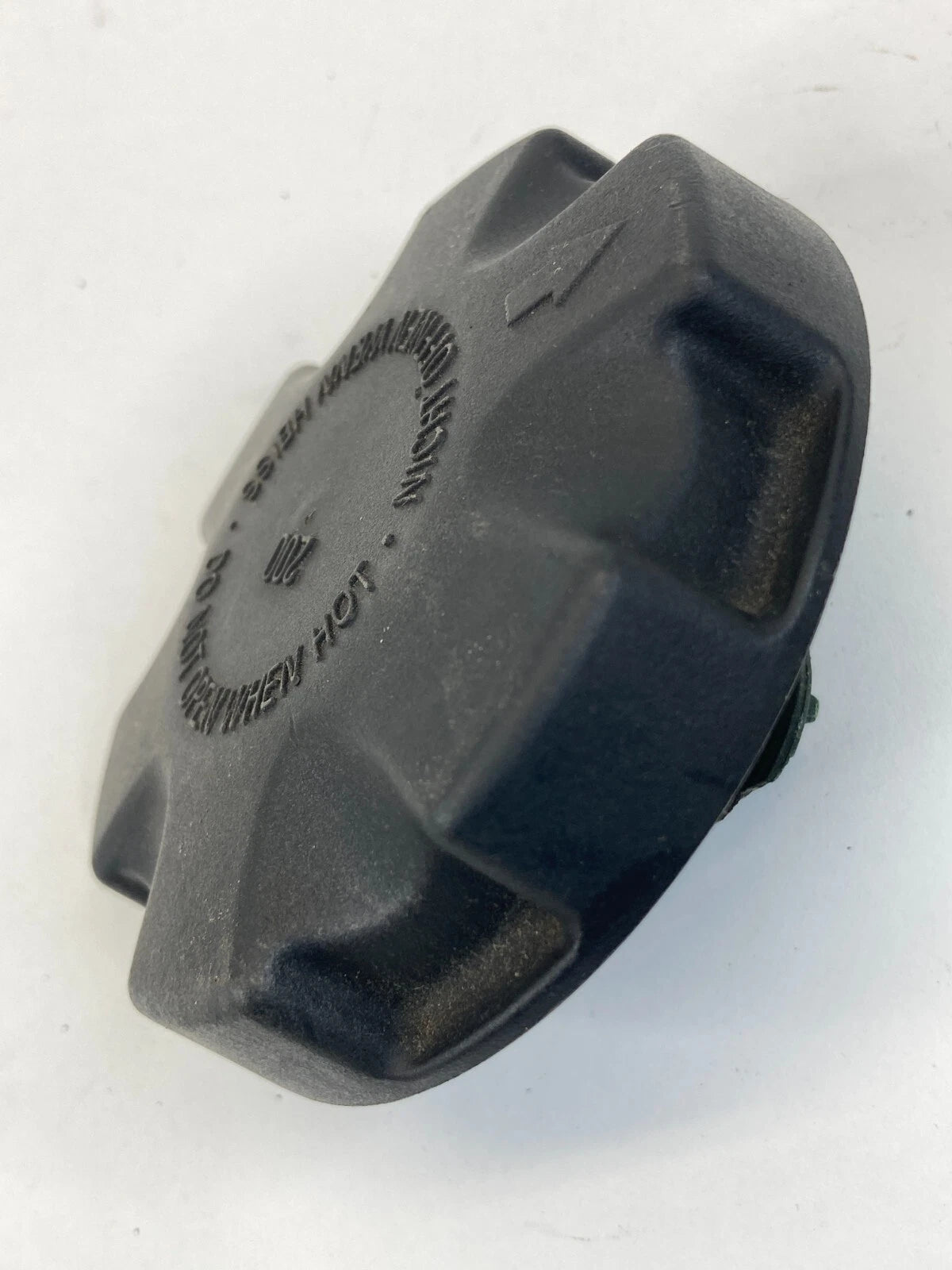 04 05 06 07 BMW 530I RADIATOR COOLANT EXPANSION TANK CAP LID COVER 7516004