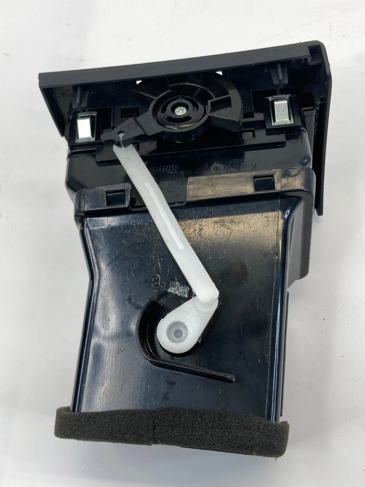 2005-2011 HYUNDAI ACCENT RIGHT PASSENGER DASH AC AIR VENT OUTLET 97480-1E000