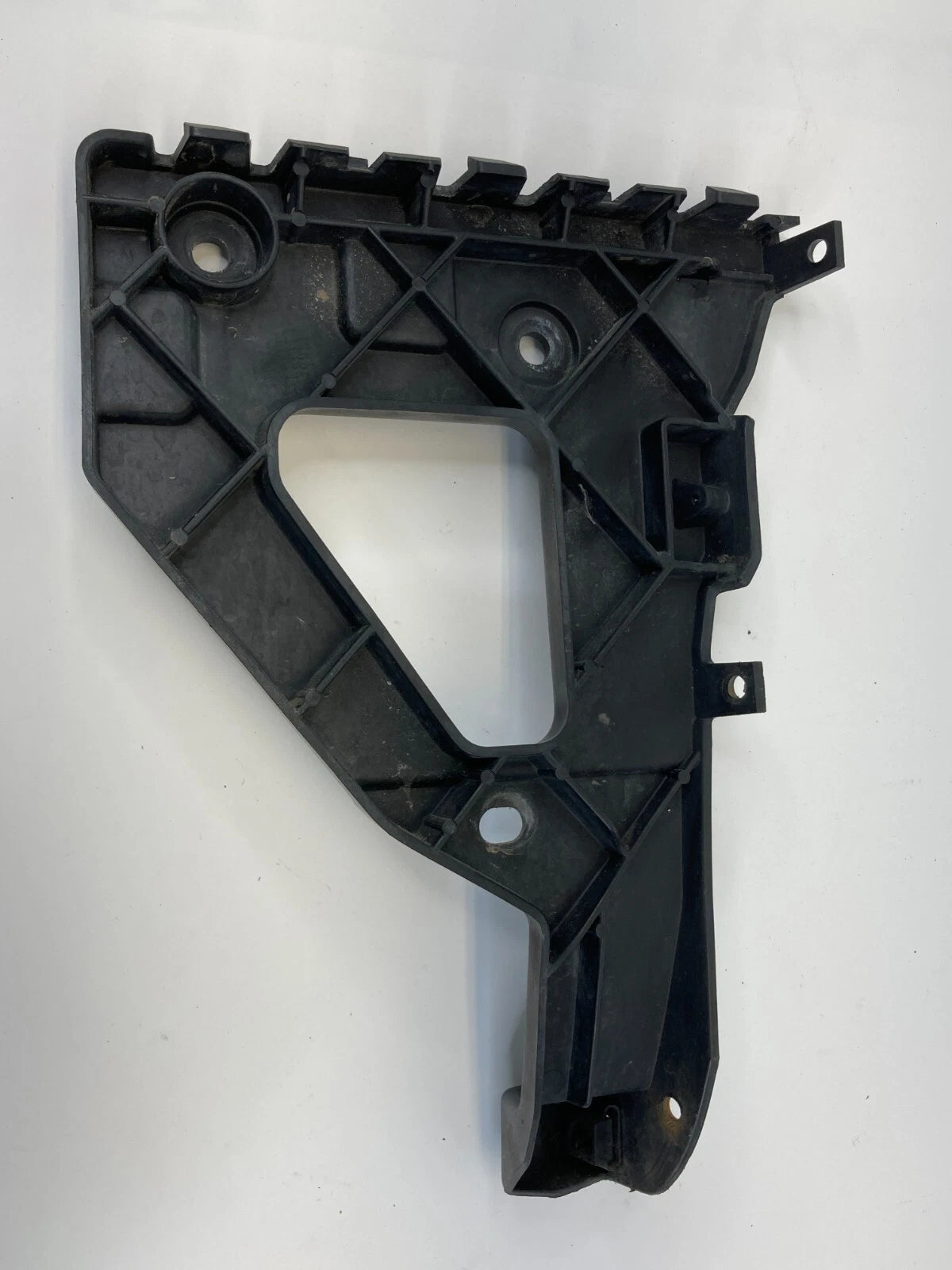 2006-2010 AUDI A6 QUATTRO FRONT LEFT BUMPER BRACKET SUPPORT GUIDE 4F0-807-227