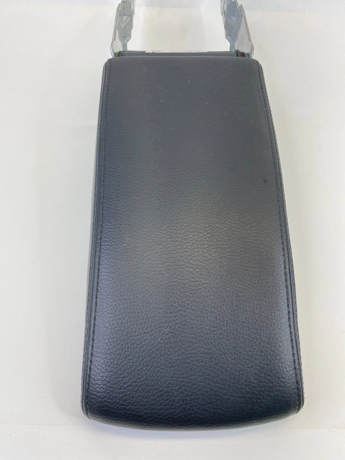 2009-2017 VOLKSWAGEN CC CENTER CONSOLE ARMREST ARM REST COVER LID 3C0-864-207P