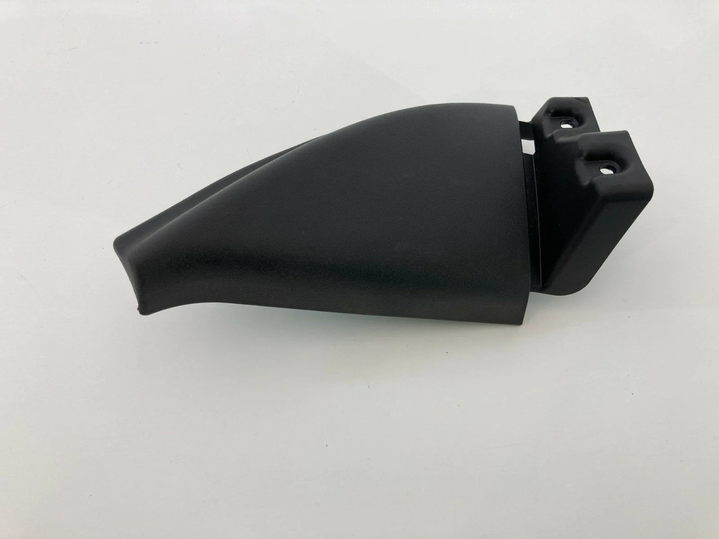 09-12 CHEVY TRAVERSE FRONT LEFT DRIVER DOOR INTERIOR INNER CORNER COVER 25868308
