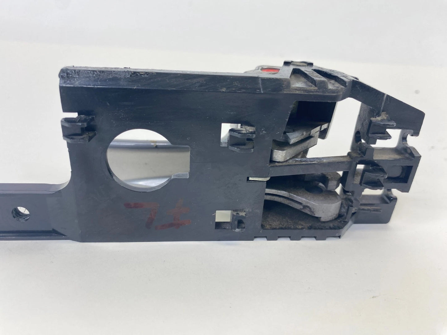 05-10 KIA SPORTAGE FRONT LEFT DRIVER INNER DOOR HANDLE SILVER OEM 82613-1F000