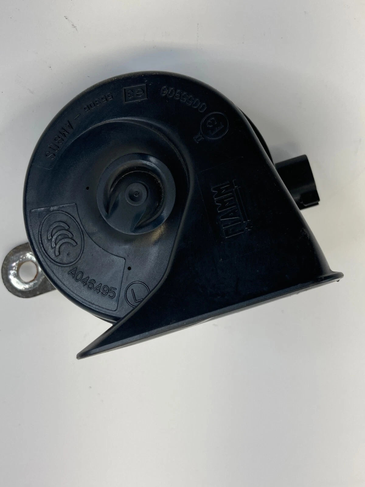 2009 2010 2011 CHEVROLET AVEO LOW TONE NOTE SIGNAL HORN ALARM SIREN A046495 OEM