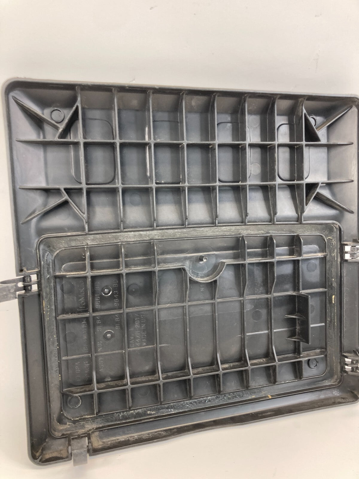 09-12 Ford Escape 3.0L A/T Engine Cover Air Intake Cleaner Lid Top 9L84-9661-BD