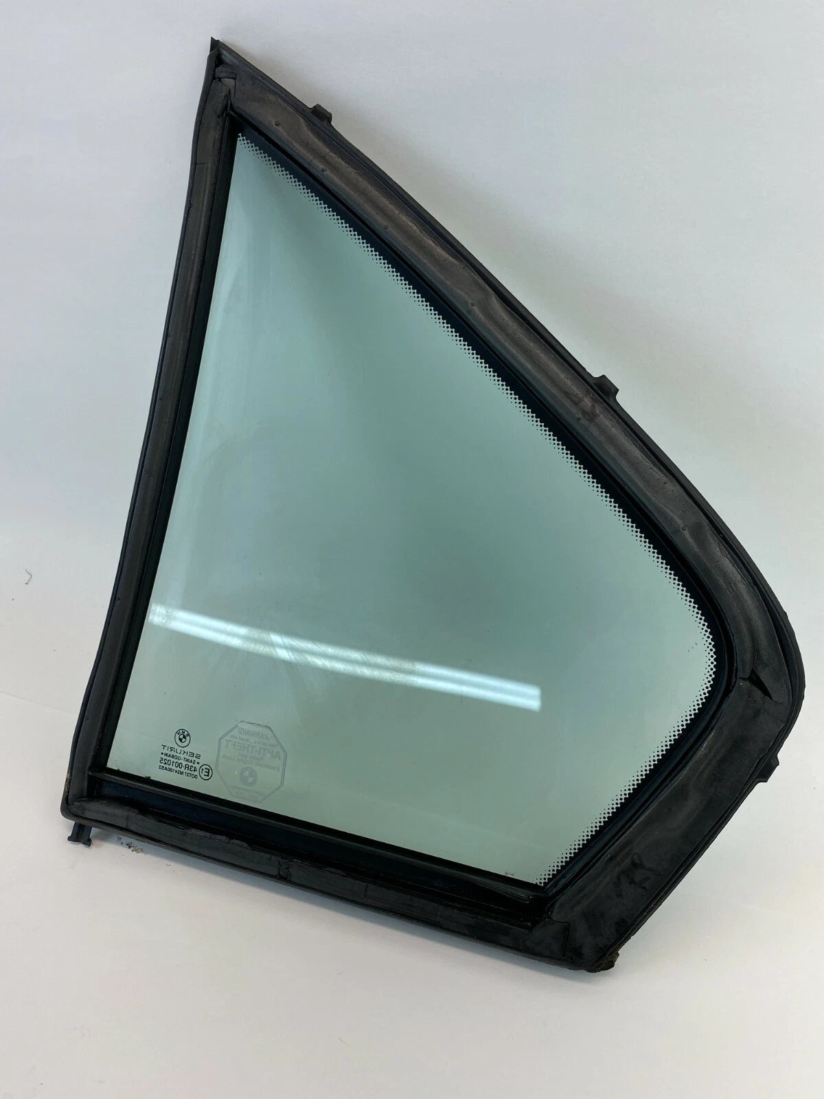 1998-2001 BMW 740i 740iL REAR RIGHT BACK SIDE DOOR VENT WINDOW QUARTER GLASS OEM