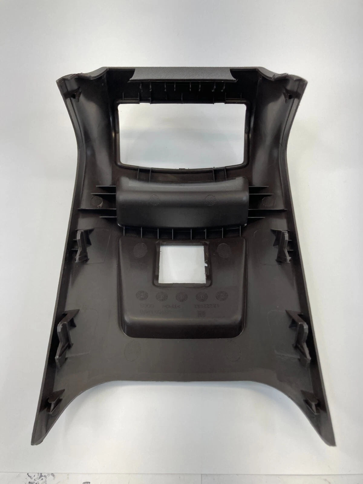 2014-2017 BUICK REGAL CENTER CONSOLE REAR BACK COVER TRIM PANEL 13222152 OEM