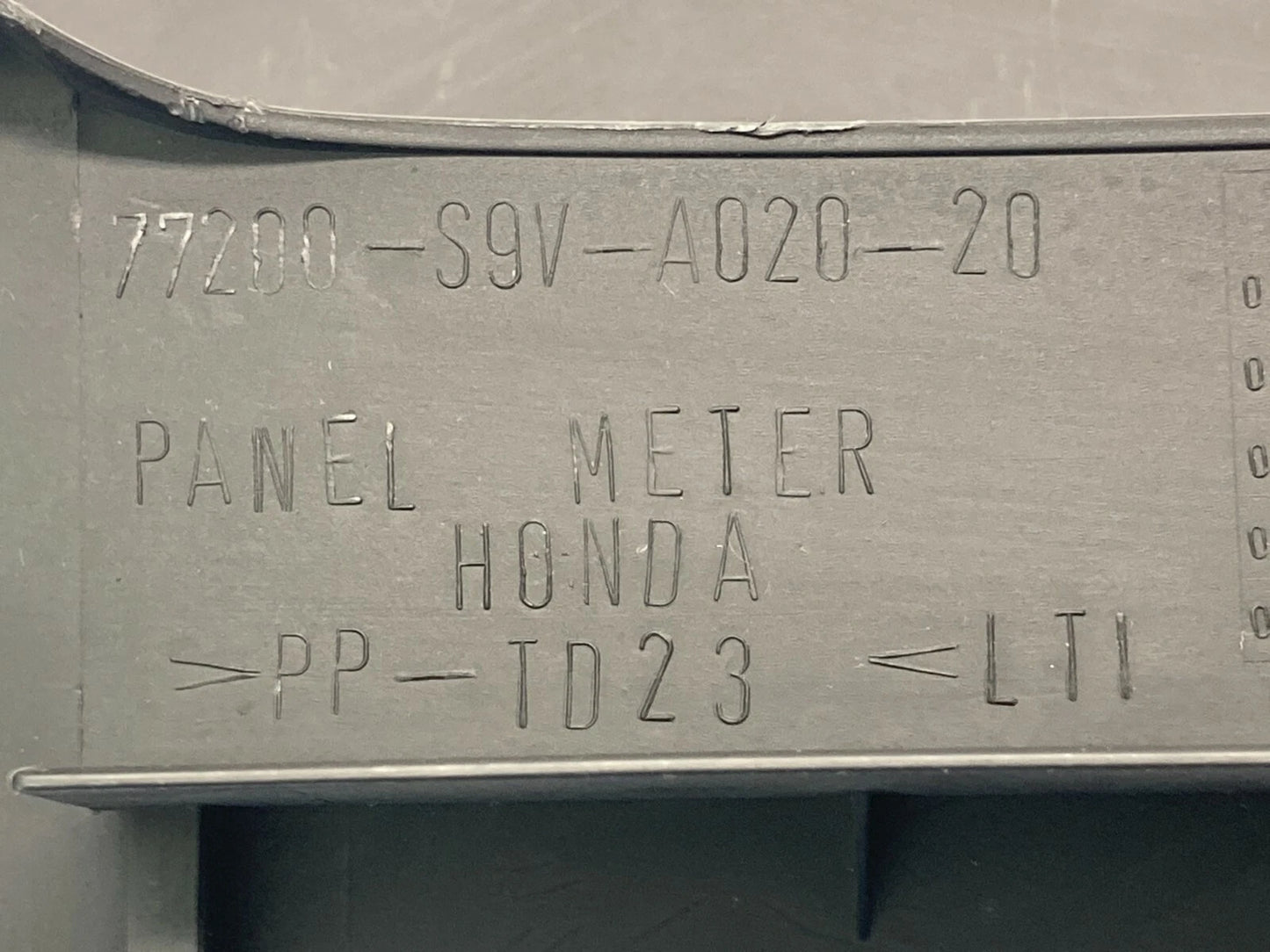 03-08 HONDA PILOT SPEEDOMETER INSTRUMENT CLUSTER DASH BEZEL TRIM 77200-S9V-A020