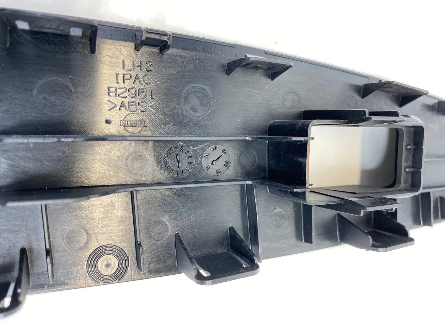2007-2011 NISSAN ALTIMA REAR LEFT SIDE DOOR WINDOW SWITCH COVER TRIM 82961 OEM