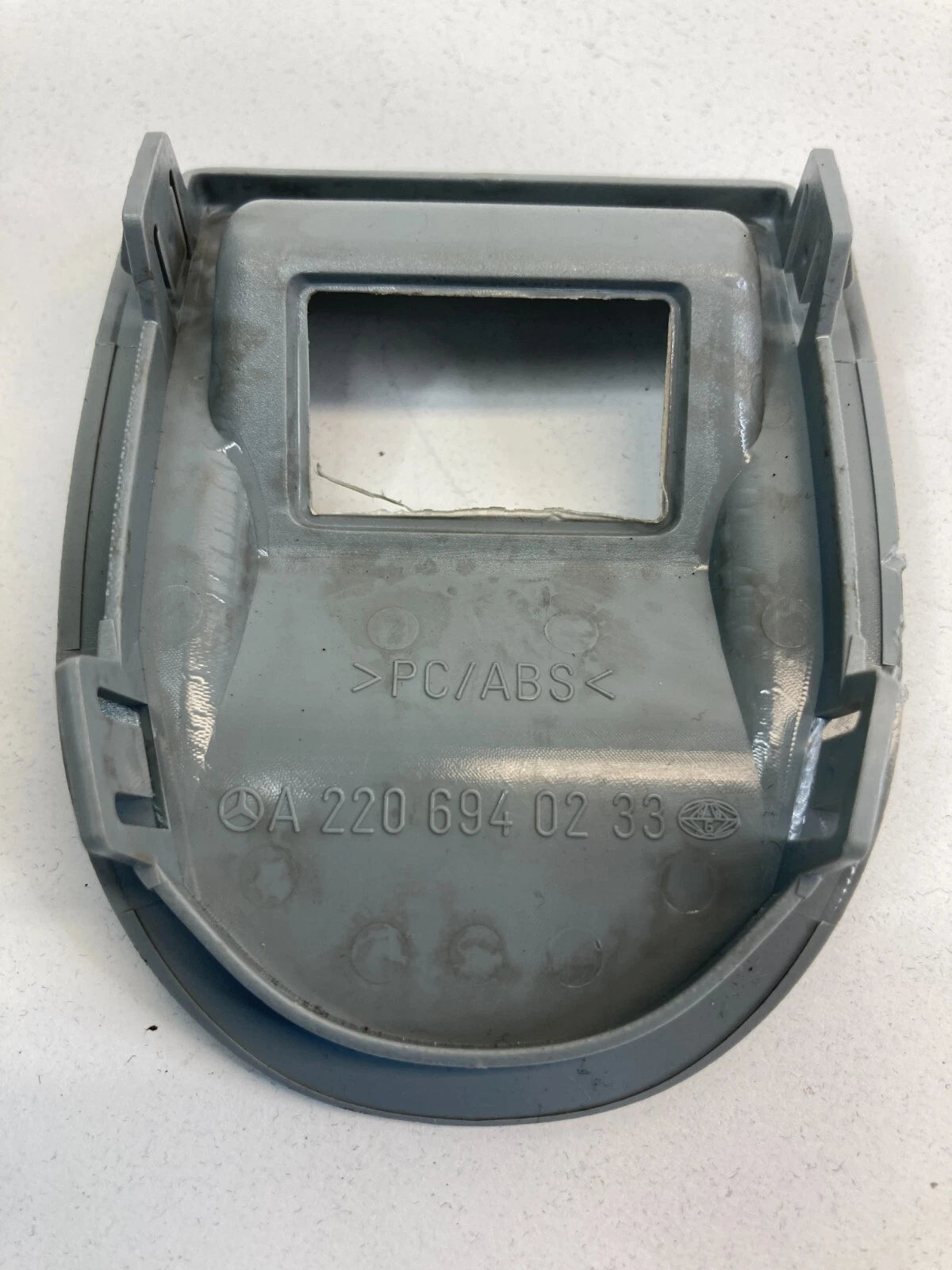 00-06 MERCEDES-BENZ S500 REAR SEAT CHILD ANCHOR HOOK COVER TRIM A2206940233 OEM
