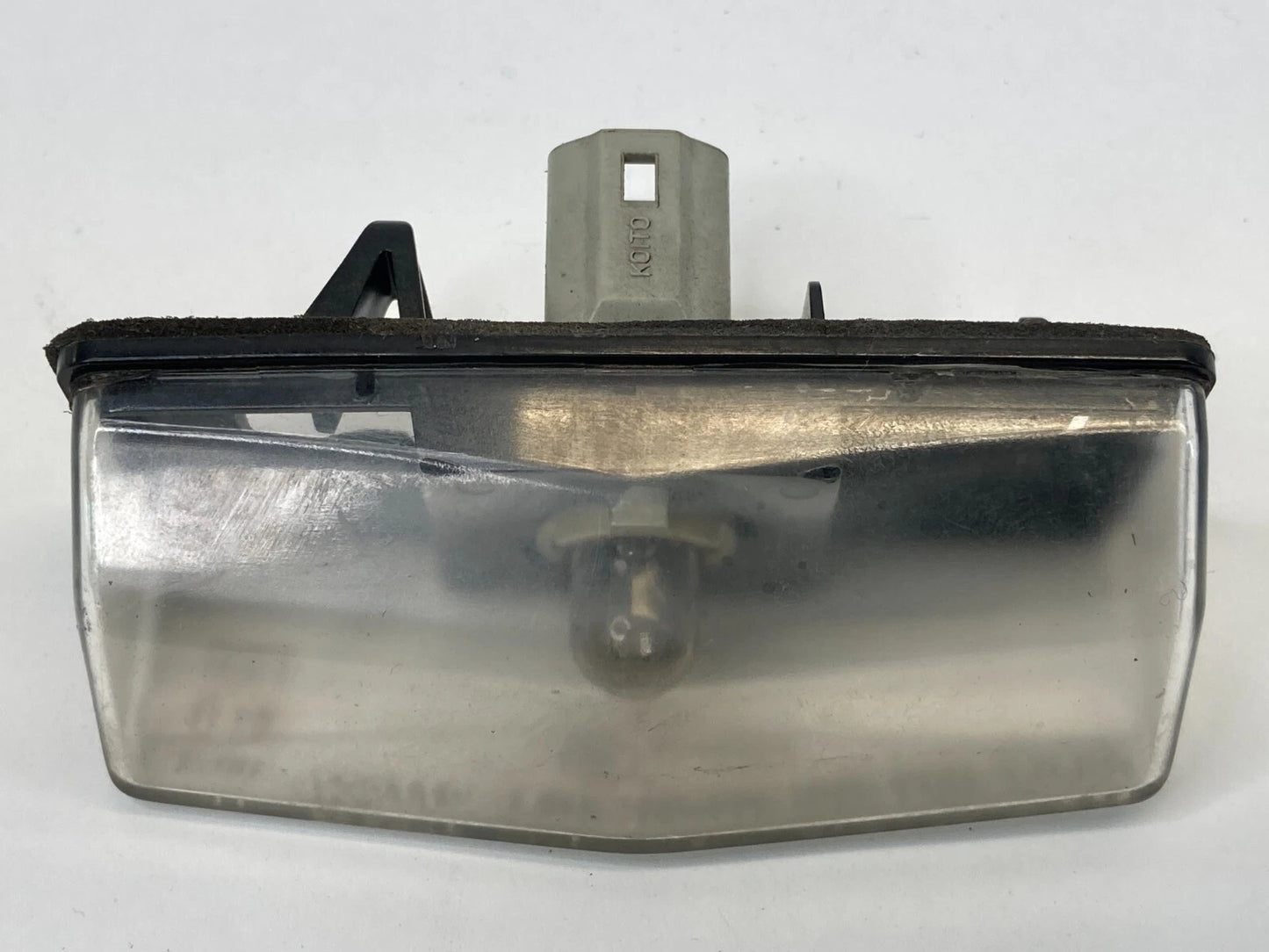 2004-2015 TOYOTA PRIUS REAR TRUNK LICENSE PLATE LIGHT LAMP A045053 OEM