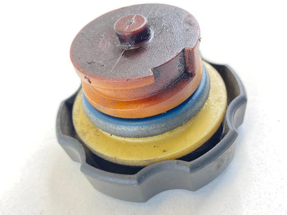 1994-2005 PONTIAC GRAND AM SEDAN ENGINE OIL FLUID FILLER CAP COVER SAE 5W-30 OEM