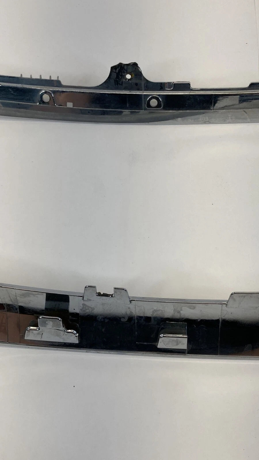 2006-2008 LEXUS IS250 FRONT CENTER GRILL TRIM CHOME FRAME ASSY 52711-53010 OEM