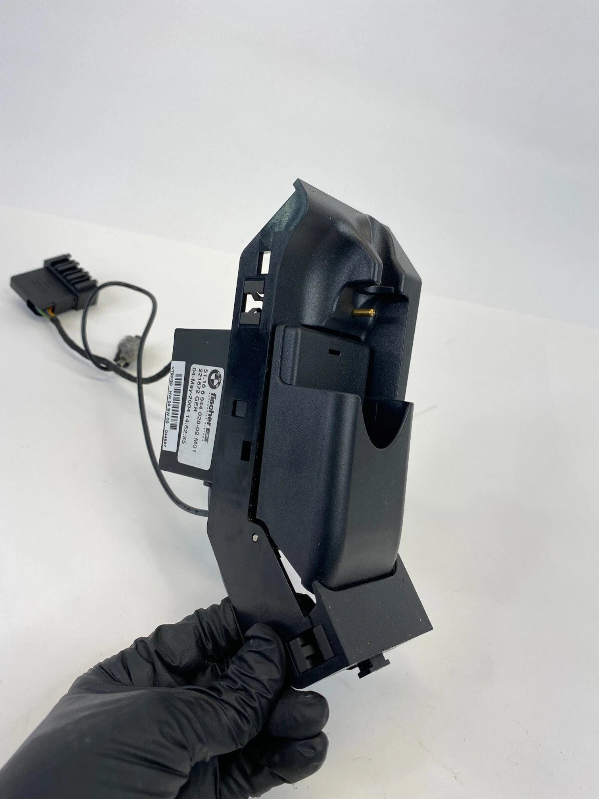 2004 2005 BMW 745I 745LI CONSOLE CHARGER PORT CELL MOUNT PHONE 51166944026 OEM