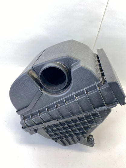 16-18 Kia Sorento 2.4L L4 AIR INTAKE CLEANER FILTER HOUSING BOX 28100-C6100 OEM