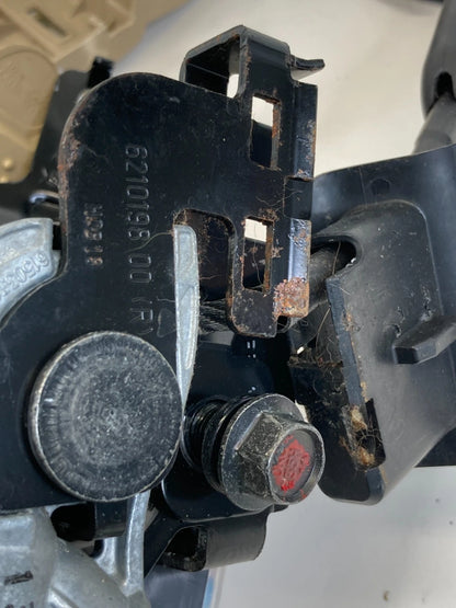 2012-2017 Hyundai Accent Sedan Front Right Side Seat Belt Retractor 88880-1R600