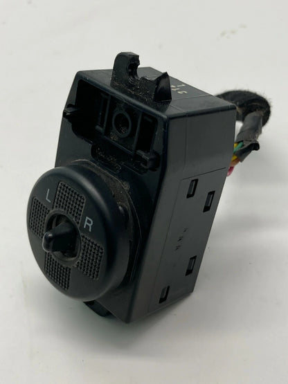 2002-2005 KIA SEDONA FRONT LEFT DOOR POWER MIRROR CONTROL SWITCH 621W04210 OEM