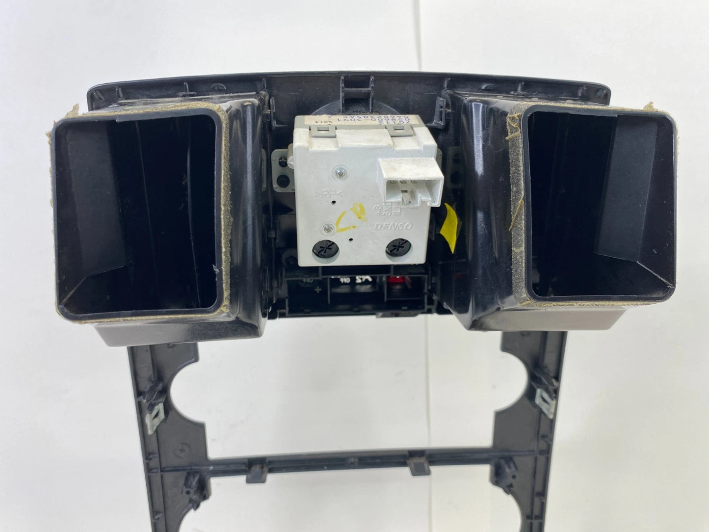 2005-2007 CHRYSLER 300 DASH RADIO BEZEL W/ AIR VENTS PANEL & CLOCK 04602385AC