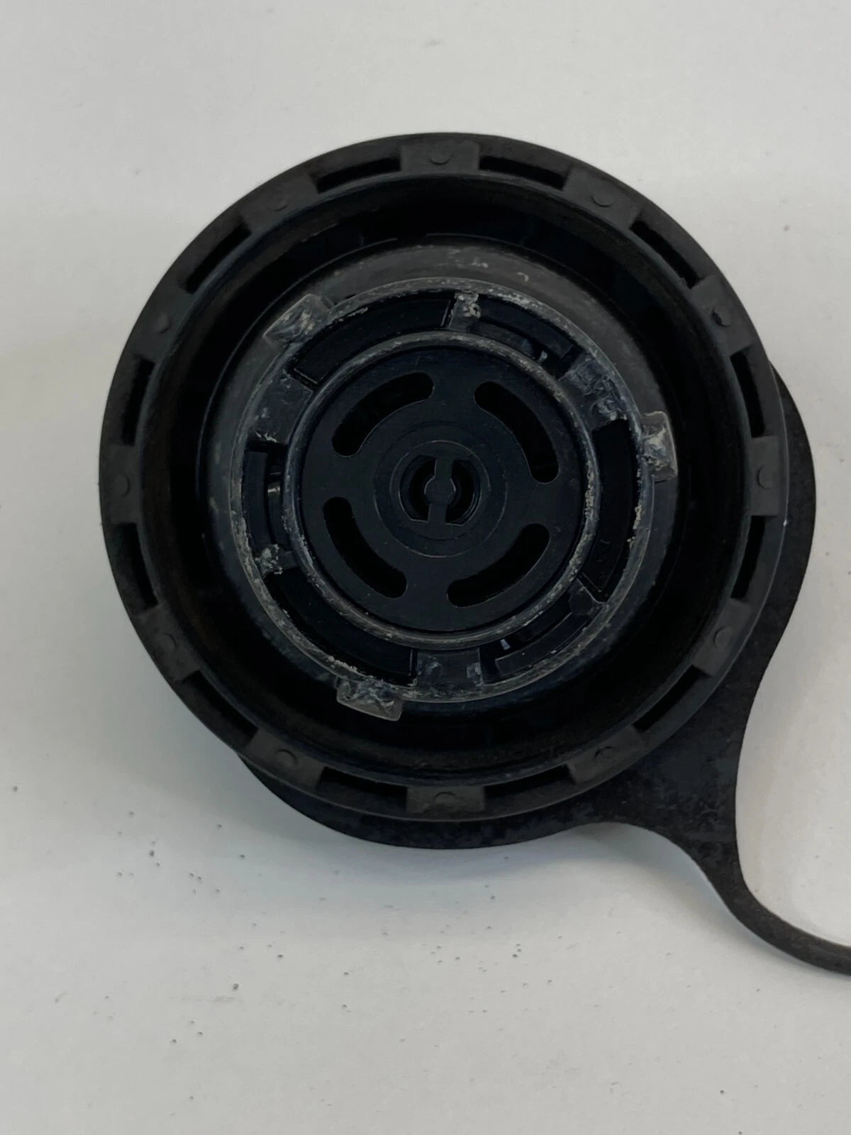 2001 2002 2003 2004 2005 2006 FORD ESCAPE 3.0L V6 FUEL TANK FILLER GAS CAP ASSY