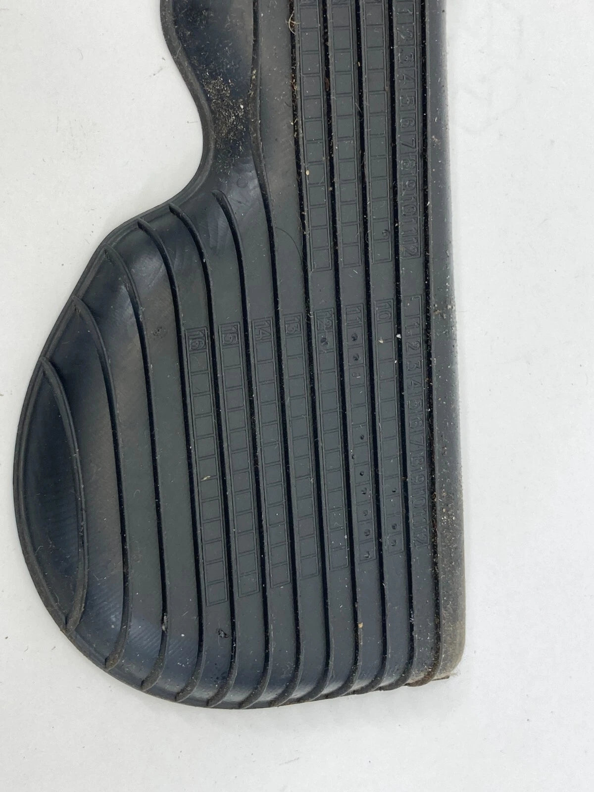 2012-2014 VOLKSWAGEN PASSAT FRONT LEFT SIDE STORAGE RUBBER INSERT MAT 561868133