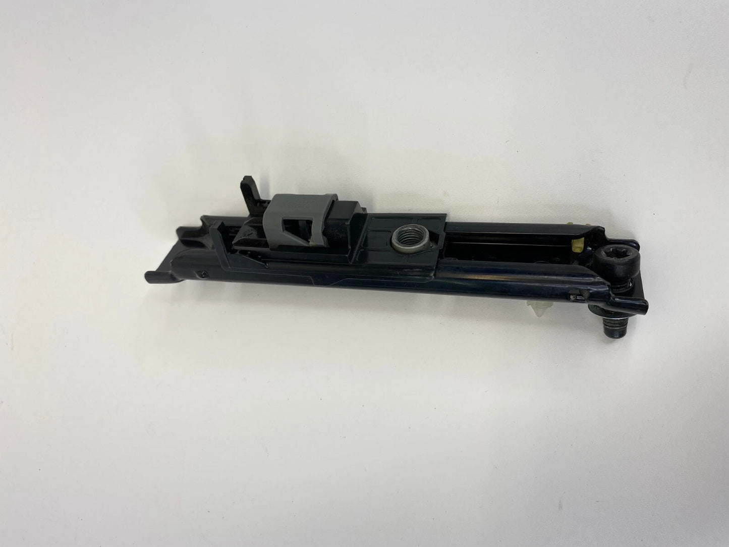 2016 CHEVROLET CRUZE LIMITED FRONT RIGHT SEAT BELT HEIGHT ADJUSTER 13580168 OEM